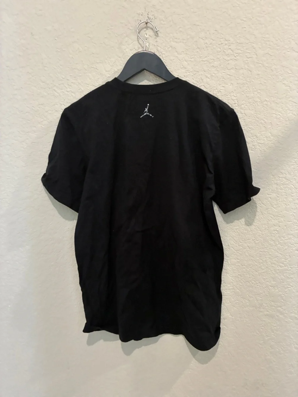 Jordan Black Short-Sleeve 'Buzzer Beater' Graphic Tee with Yellow & White Print